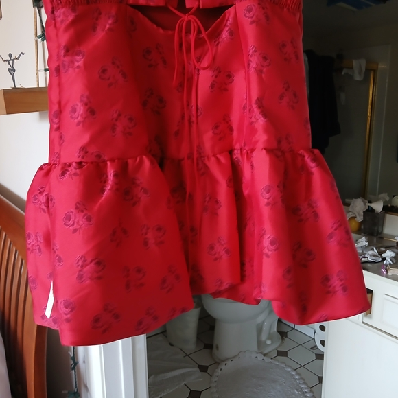 Elegant Red Lace Trimmed Nightgown - Picture 8 of 9